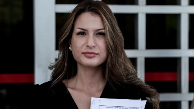 georgia-mpika-pos-einai-simera-kai-ti-kanei-to-koritsi-poy-dichase-tin-ellada-agnoristi-3-chronia-meta-436063