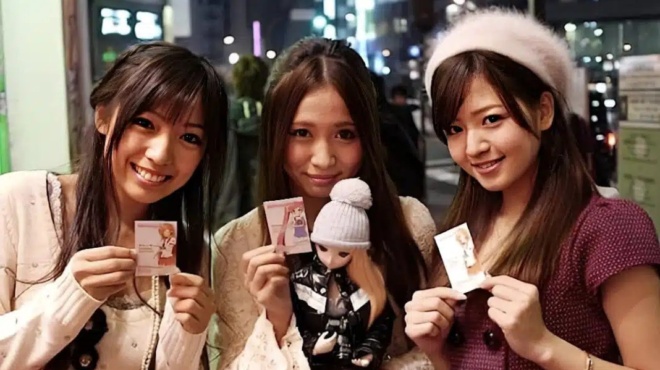 giati-stin-iaponia-menoyn-parthenes-schedon-mechri-ta-35-440033