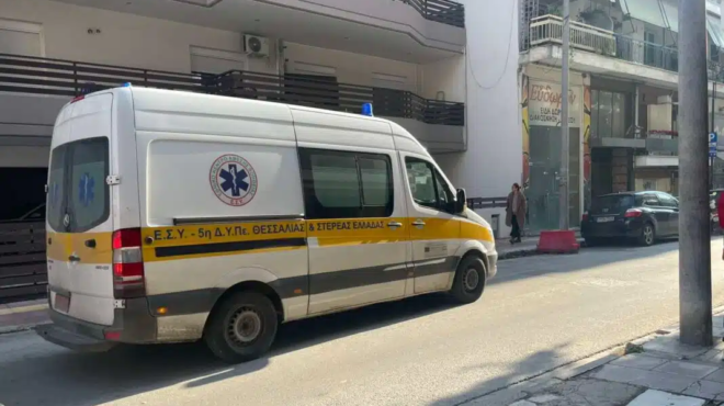 tragodia-sti-larisa-54chronos-epese-apo-taratsa-polykatoikias-kai-skotothike-438098