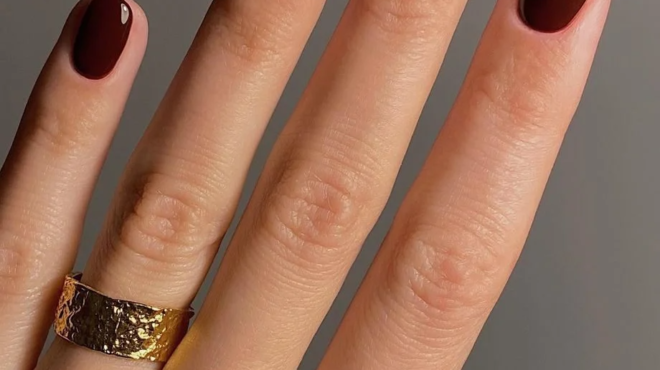 giortino-manikoyr-ta-top-6-chromata-gia-fetos-ta-christoygenna-amp-8211-oi-apolytes-taseis-toy-2025-kai-to-kainoyrgio-chroma-poy-kanei-amp-8230-patago-se-ola-ta-nychadika-435367