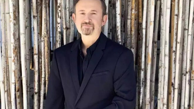 miloysa-mia-ora-sto-messenger-mazi-tis-tha-anevaso-toys-dialogoys-vomva-apo-ton-gianni-papamichail-gia-pasignosti-tragoydistria-434813