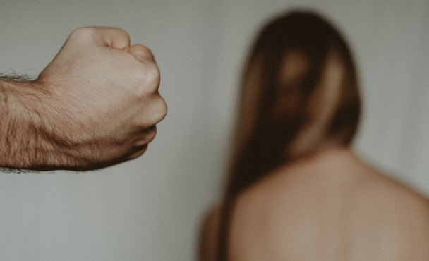 sygklonizei-nea-gynaikoktonia-nekpi-49chroni-kataziteitai-o-syzygos-tis-435597