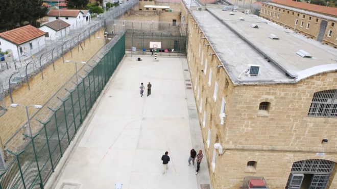 salos-mesa-se-fylakes-amp-8211-vrethike-nekros-o-23chronos-amp-8211-den-antexe-me-ayto-poy-toy-ekanan-oi-varonoi-438177