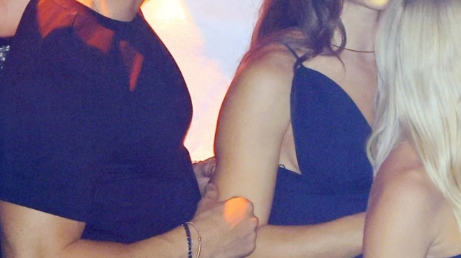 den-kryvontai-pleon-einai-to-neo-zeygari-tis-ellinikis-showbiz-436954