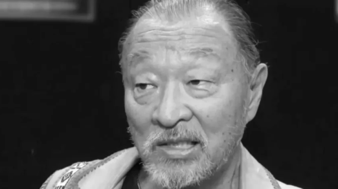 ektakto-pethave-o-agapimenos-ithopoios-thrylos-sta-75-dystyxos-den-ta-katafere-ypestn-egkefaliko-435999