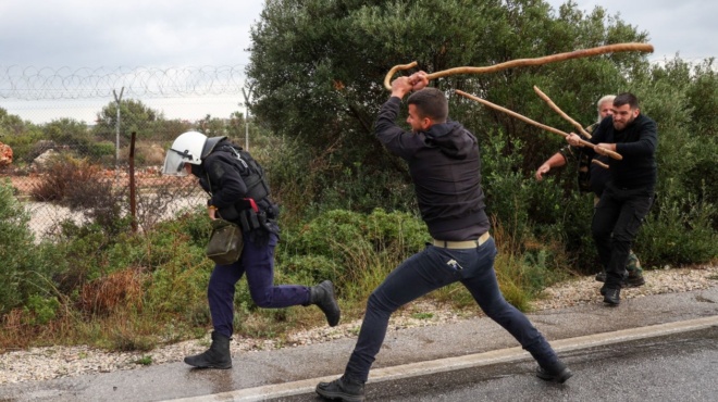 agrotis-kata-astynomikoy-me-tin-katsoyna-i-fotografia-apo-ta-chania-poy-egine-viral-436904