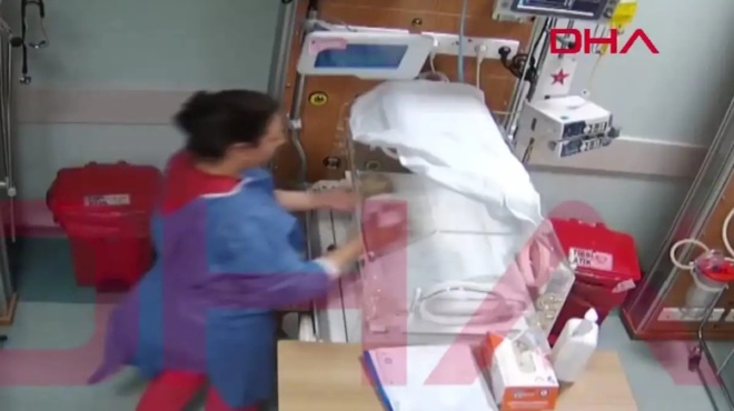 nosokoma-kakopoiise-vrefos-poy-vriskotan-se-thermokoitida-kai-to-afise-anapiro-448539