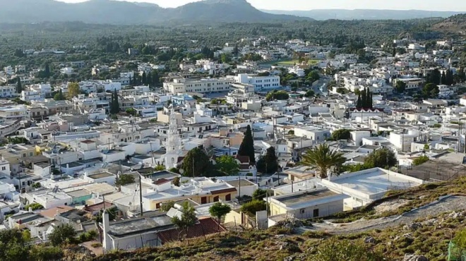 to-chorio-tis-elladas-me-ti-diki-toy-glossa-poy-den-katalavainei-schedon-kaneis-449230