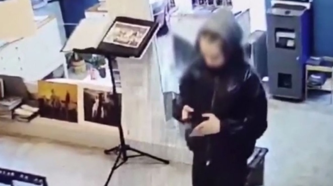 ektakti-eidisi-vrethike-i-lora-amp-8211-deite-poy-tin-epiase-kamera-asfaleias-kai-ti-ekane-449270