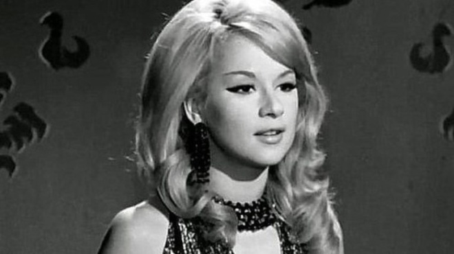 giati-den-agorazei-kaneis-to-retire-tis-alikis-voygioyklaki-i-teleytaia-idioktitria-poy-pethane-to-aneggichto-epiplo-poy-einai-akomi-mesa-kai-i-timi-450338