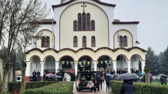 klaiei-i-panagia-apopse-pano-apo-tin-ellada-kideyontai-ta-thymata-tis-fotias-sti-violanta-amp-8211-olo-to-chorio-stin-kideia-tis-stayroylas-450362