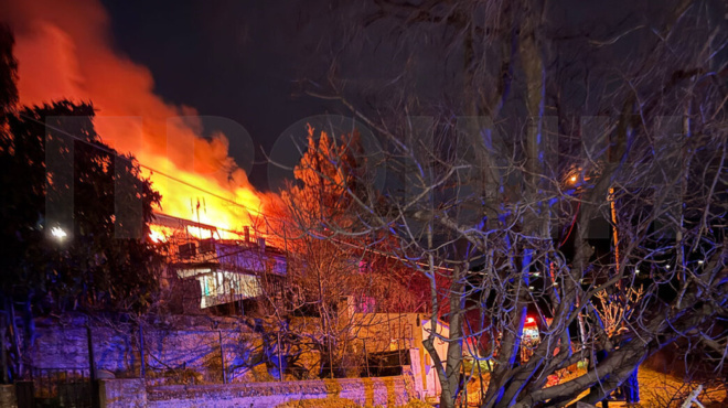 ektakto-megali-fotia-tora-se-spitia-amp-8211-se-paniko-o-kosmos-451015