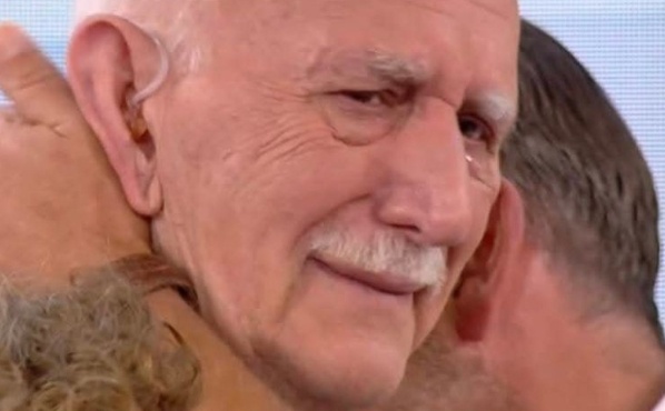 ragizei-kardies-o-agapimenos-toy-me-mia-anartisi-444267