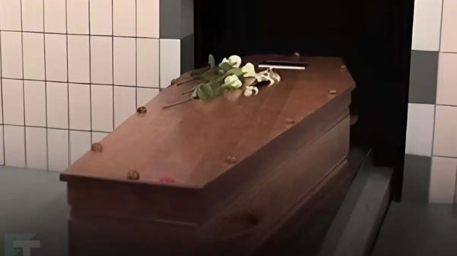 ypallilos-apokalyptei-ti-pragmatika-symvainei-sto-soma-kata-tin-apotefrosi-444501