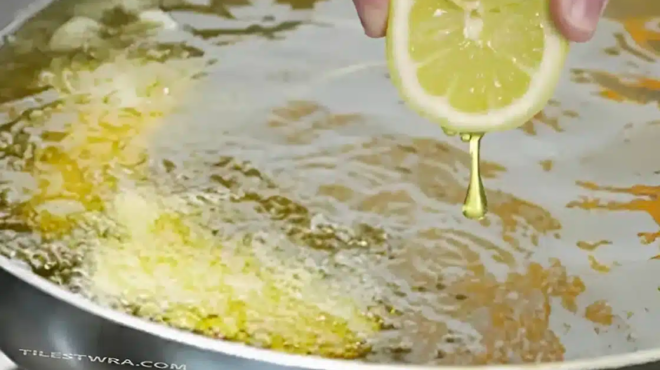 giati-prepei-na-styvete-ena-lemoni-prin-to-tiganisma-448274