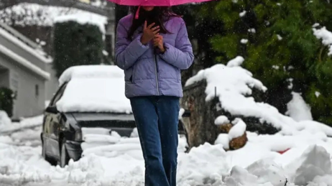 kairos-poliki-fotovolida-fernei-chionia-akomi-kai-stin-attiki-445394