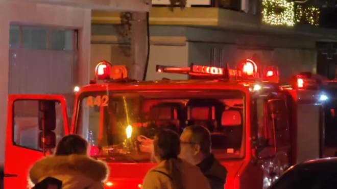 synagermos-stin-pyrosvestiki-gia-fotia-se-spiti-amp-8211-dystychos-echoyme-nekro-445558