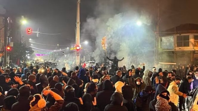 kokkinos-synagermos-kokkinos-synagermos-flegetai-i-chora-amp-8211-fovoi-gia-ekatomvi-nekron-amp-8211-anelave-o-stratos-445669