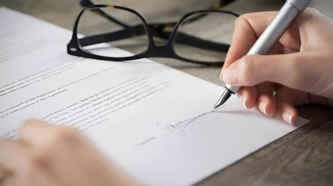 i-diathiki-pagida-to-mystiko-poy-den-theloyn-na-mathoyn-oi-klironomoi-445903