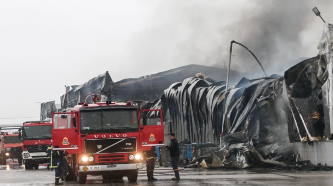 violanta-i-apofasi-poy-esose-zoes-amp-8211-giati-doyleyan-mono-12-atoma-ti-nychta-tis-ekrixis-449523