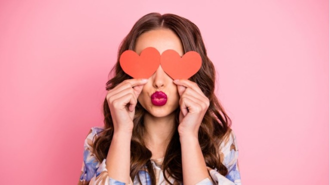 ta-3-zodia-amp-8230-toy-agioy-valentinoy-monaxia-telos-amp-8211-vriskoyn-ton-erota-apo-amp-8230-to-poythena-kai-fetos-giortazoyn-tin-giorti-ton-eroteymenon-446544