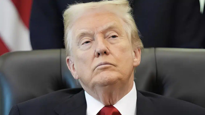 sok-apo-ton-tramp-meta-ti-venezoyela-apeilei-anoichta-aytes-tis-dyo-chores-443773