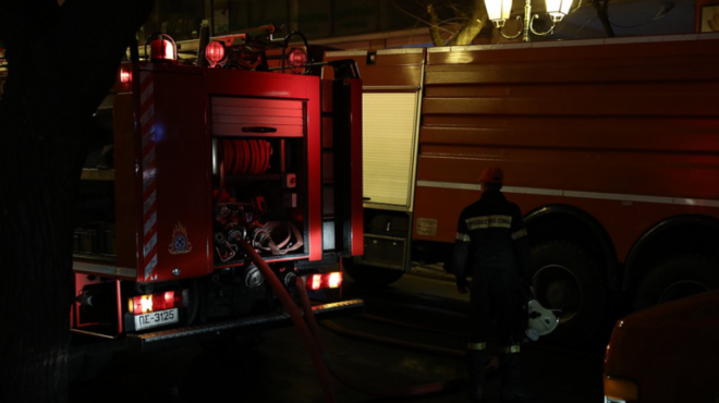 fotia-se-katastima-sti-nea-smyrni-katastrafike-oloscheros-443804