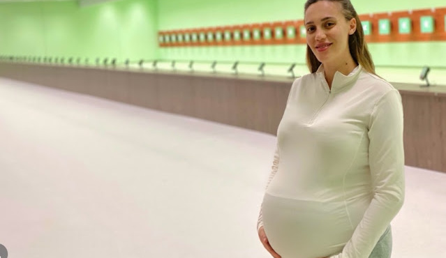 anna-korakaki-i-nea-fotografia-tis-se-prochorimeni-egkymosyni-ayto-einai-to-fylo-toy-paidioy-poy-perimenoyn-447768