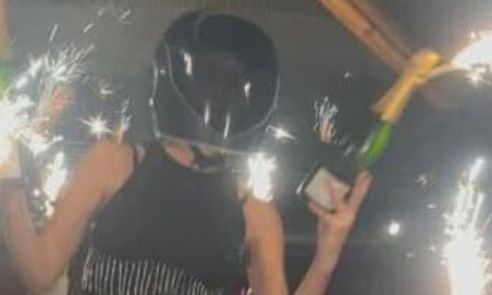 kran-montana-ayti-einai-i-servitora-poy-ekapse-to-moiraio-klamp-amp-8211-ta-deyterolepta-prin-tin-tragodia-443468