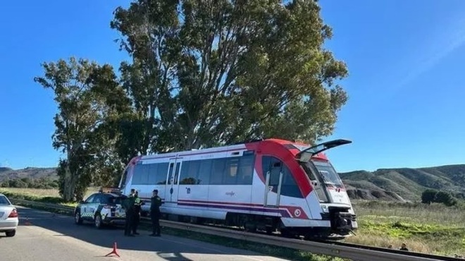 ti-ginetai-thee-moy-den-to-pisteyoyn-stin-astynomia-amp-8211-treno-gemato-epivates-sygkroystike-me-gerano-448497