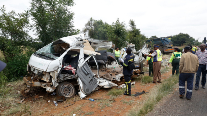 makeleio-ston-dromo-pros-to-scholeio-nekra-13-paidia-447855