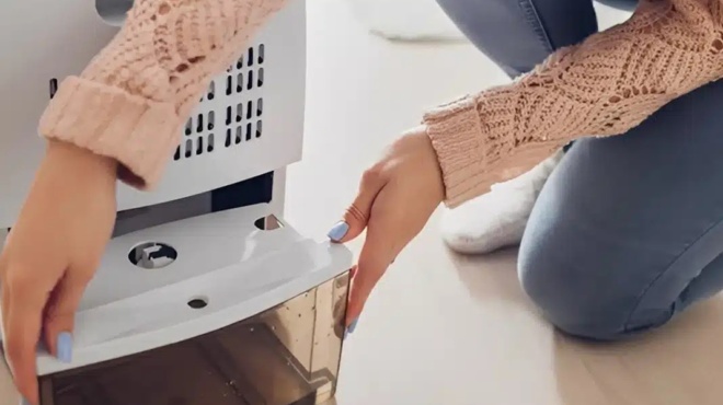 min-to-rixeis-pote-mesa-sto-nerochyti-giati-den-prepei-oyte-kata-dianoia-na-petaxeis-to-nero-toy-afygrantira-oi-3-sovaroi-logoi-446820