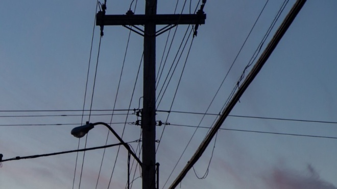 tragodia-sti-drama-nekros-enaeritis-stin-ellada-egine-karvoyno-apo-20-000-volt-447020