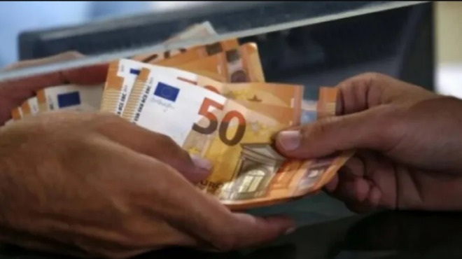 prin-mia-ora-matheytike-kai-episima-katapliktika-nea-gia-oloys-toys-ellines-poy-einai-pano-apo-60-chronon-446444