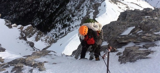 ektakto-tora-gia-8-ellines-oreivates-poy-pigan-ston-taygeto-amp-8211-glistrisan-kai-epesan-se-charadra-447576