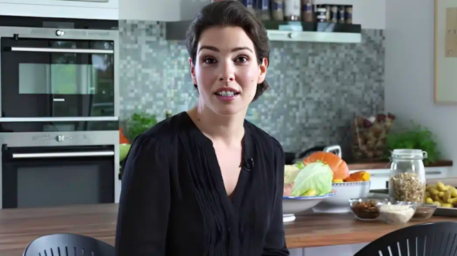 daneza-diatrofologos-vrike-tin-eykoloteri-diaita-toy-kosmoy-h-idia-echase-38-kila-mesa-se-10-mines-443520