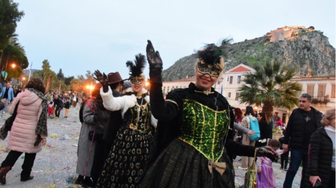 metrame-amp-8230-antistrofa-pote-anoigei-fetos-to-triodio-kai-pote-amp-8220-peftoyn-amp-8221-kathara-deytera-tsiknopempti-kai-pascha-444991