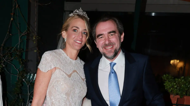 chrysi-vardinogianni-nikolas-nte-gkres-molis-matheytnke-i-eidisi-gia-to-zeygari-1-chrono-meta-ton-gamo-toys-450145