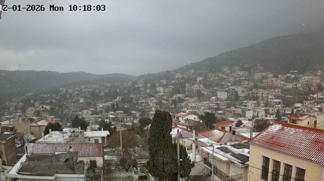 tora-chionizei-stin-attiki-trelamenoi-oi-katoikoi-gemizoyn-fotografies-ta-social-445940