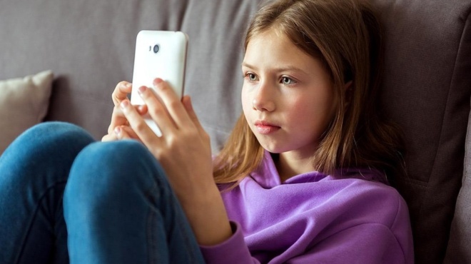 apagoreytikan-ta-social-media-gia-paidia-kato-ton-15-eton-449623