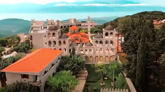 to-megalytero-kampanario-toy-kosmoy-vrisketai-stin-ellada-kai-akoygetai-sta-100-chiliometra-450509