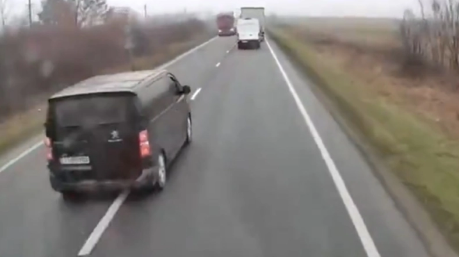 traumatias-opados-toy-paok-apokalypse-ti-synevn-kai-to-van-pige-aristera-450111