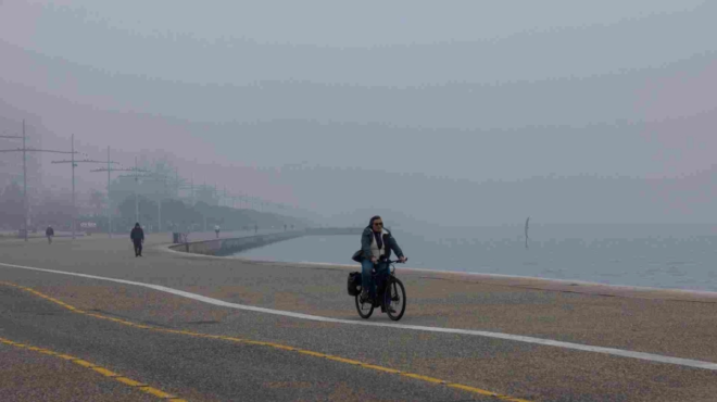 exafanistike-i-thessaloniki-i-apithani-eikona-poy-antikrysan-osoi-pigan-noris-stin-paralia-452677