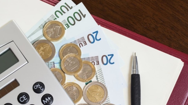 ektakto-epidoma-pascha-oi-dikaioychoi-poia-einai-ta-kritiria-453558