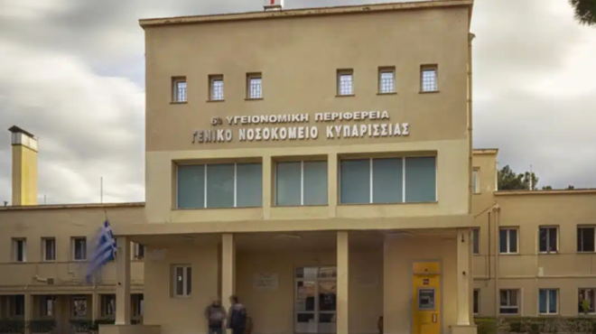 tragodia-stin-kyparissia-trichrono-paidi-metaferthike-me-vicha-kai-dyspnoia-sto-nosokomeio-kai-telika-pethane-453763