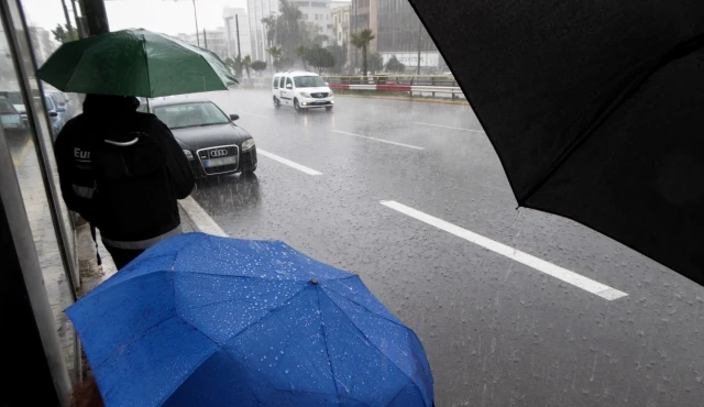 pnigetai-ayti-tin-ora-i-attiki-xespase-xafnika-sfodri-kataigida-amp-8211-poies-perioches-prepei-na-prosechoyn-tis-epomenes-ores-451169