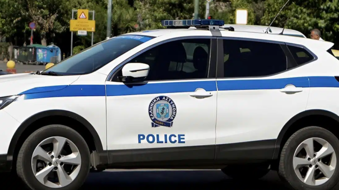 kratoymenos-apedrase-apo-ta-dikastiria-tis-eyelpidon-455419