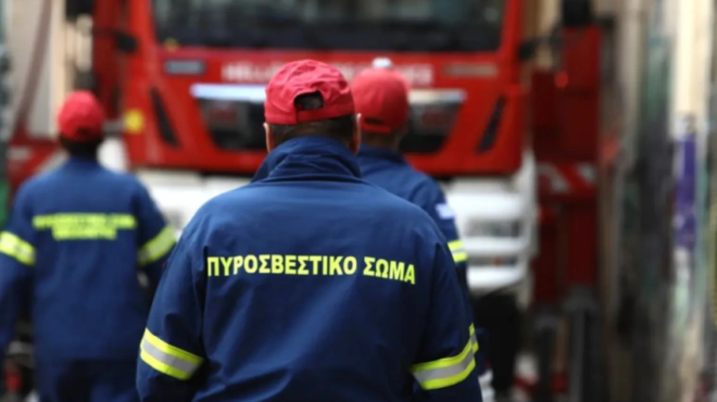 fotia-sto-metaxoyrgeio-kaigetai-ktirio-sti-deligiorgi-diakopi-tis-kykloforias-451261