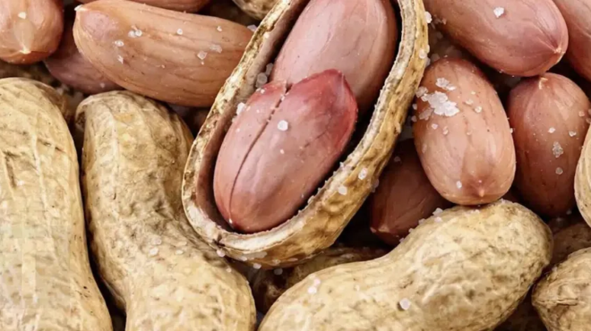 oi-giatroi-apokalyptoyn-oti-i-katanalosi-fistikioy-prokalei-455878