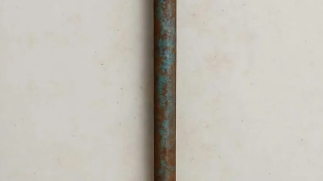 vrika-mia-metalliki-ravdo-sto-dromo-moy-kamia-idea-ti-tha-mporoyse-na-einai-455885